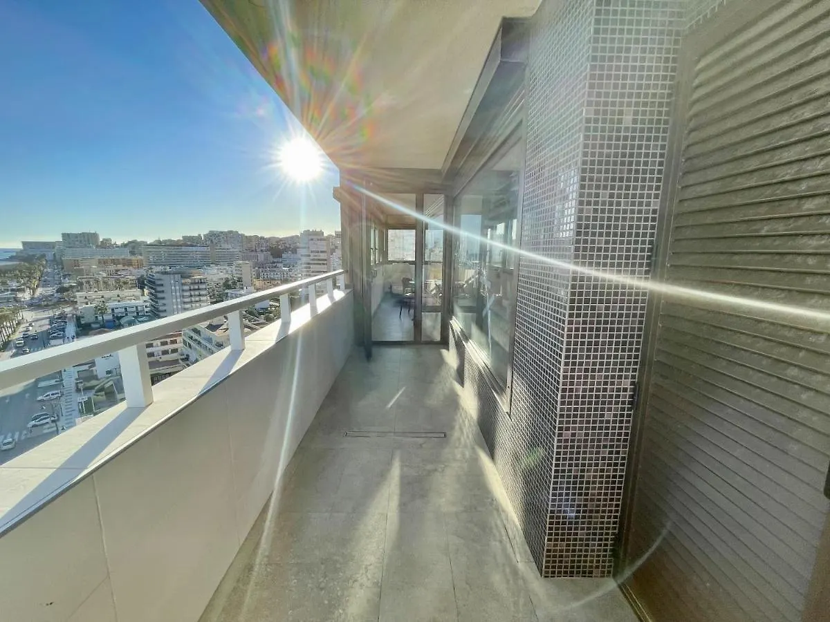 Exclusive Beachfront Apartment Torremolinos - Pool - Paddle - Tenis - Wifi - Central Aircon Испания
