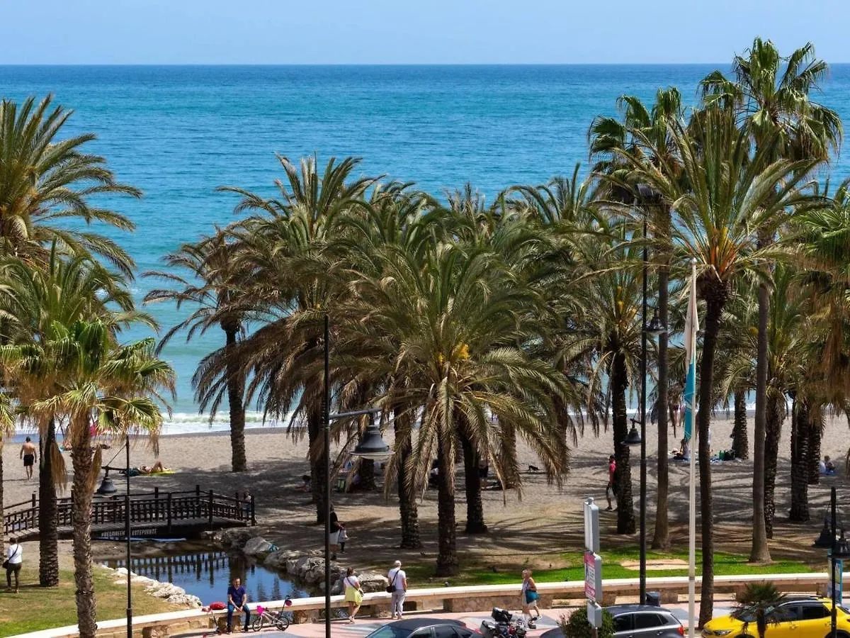 Exclusive Beachfront Apartment Torremolinos - Pool - Paddle - Tenis - Wifi - Central Aircon 0*,  Испания