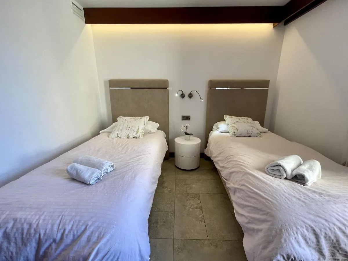 Exclusive Beachfront Apartment Torremolinos - Pool - Paddle - Tenis - Wifi - Central Aircon